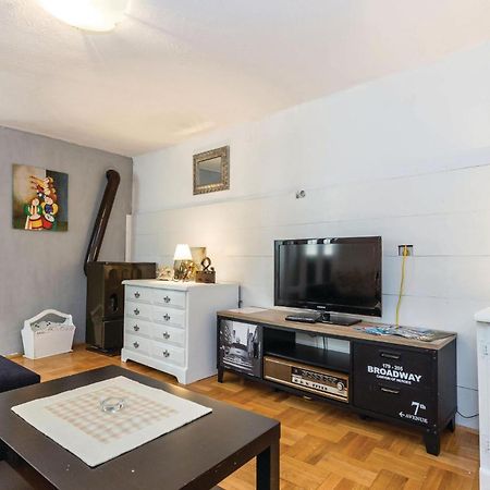 Amazing Apartment In Novi Vinodolski With Wifi Exterior foto