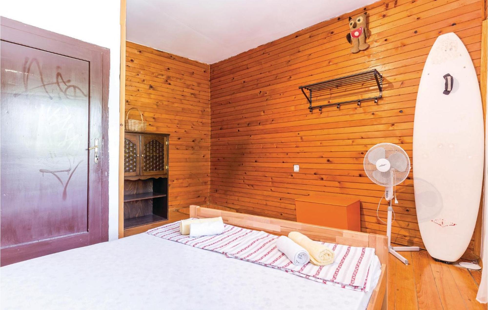 Amazing Apartment In Novi Vinodolski With Wifi Exterior foto