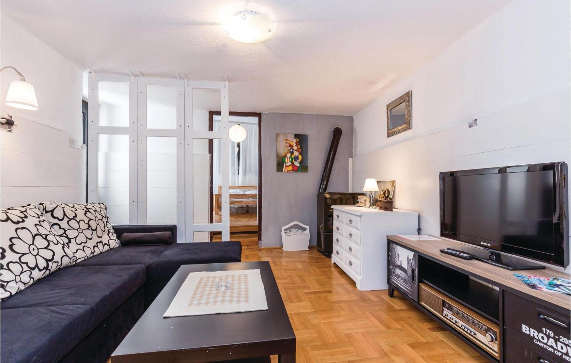 Amazing Apartment In Novi Vinodolski With Wifi Exterior foto
