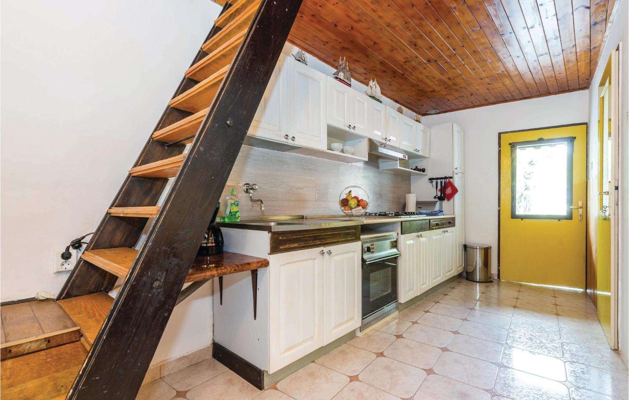 Amazing Apartment In Novi Vinodolski With Wifi Exterior foto